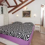 Seven-bedroom In Tatil Evi Dicmo