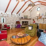 Seven-bedroom In Tatil Evi *