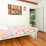Seven-bedroom In Tatil Evi Dicmo