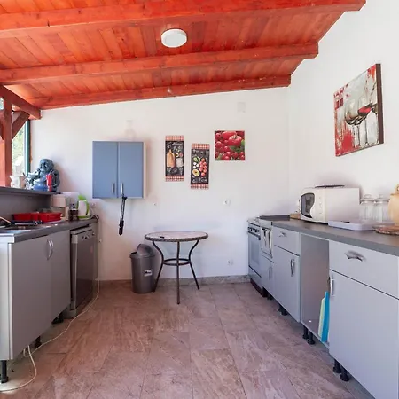 Seven-bedroom In