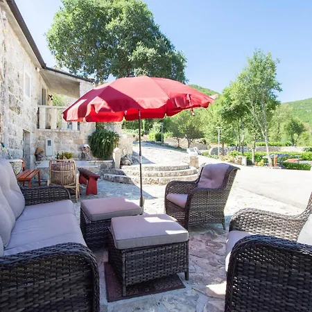 Tatil Evi Seven-bedroom In Dicmo