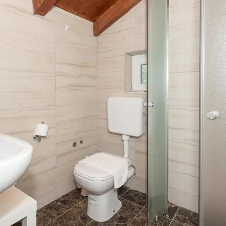 Seven-bedroom In Дом отдыха *
