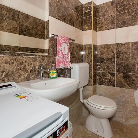 Seven-bedroom In Дом отдыха Dicmo