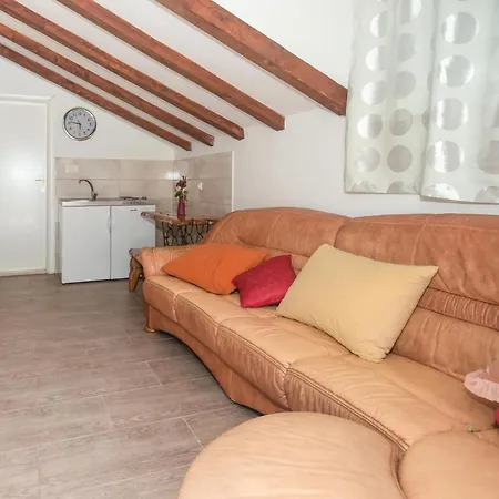Seven-bedroom In