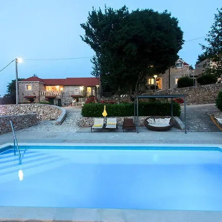 Сasa de vacaciones Seven-bedroom In *